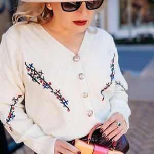 Rihoas White V Neck Floral Embroidery Cardigan NWT, One Size